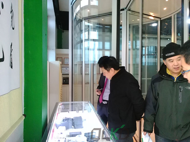 參觀型材及電機(jī)部分